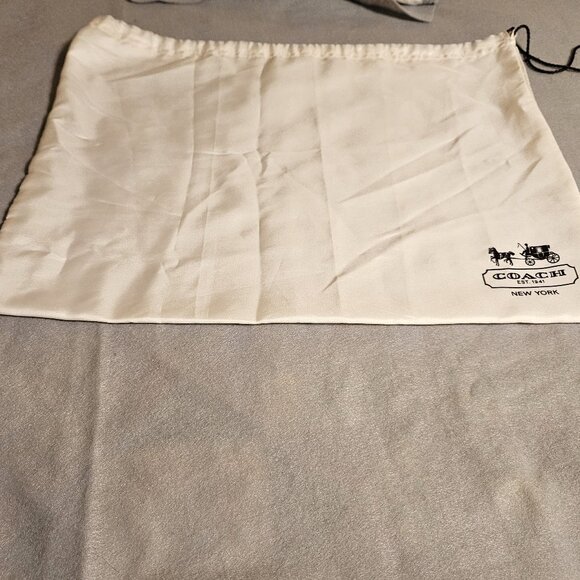 Coach Black Pantent Leather Handbag lots of pockets comes with Dust Bag - Picture 14 of 16